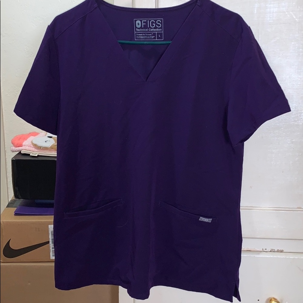 Figs Large scrub top and petite bottoms in Purple